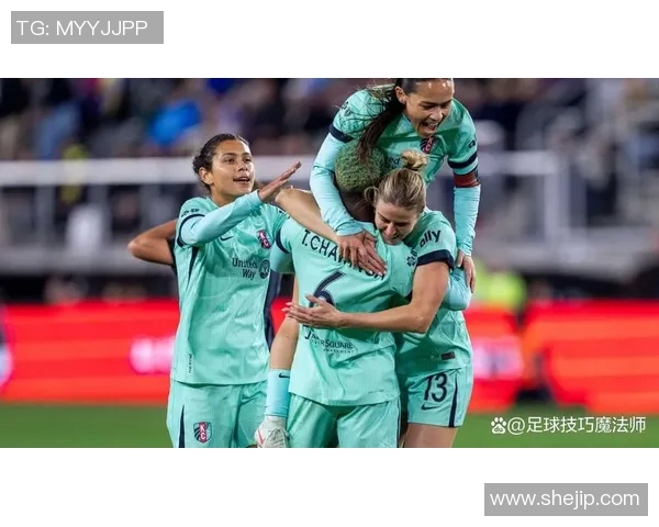 小辫子足球明星的精彩表现与独特风格引领球场新潮流